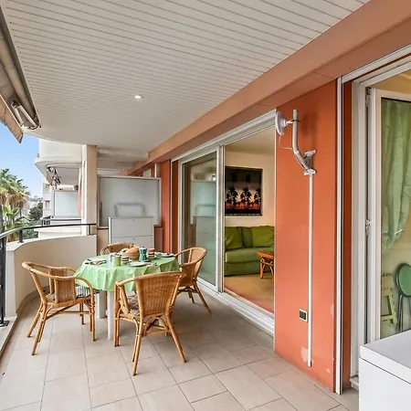 Admiral Plaza Sea View - Happy Apartmán